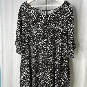NWT Avenue Black & White Spot Short Sleeve Women's Tunic Side Pockets Size 26-28
